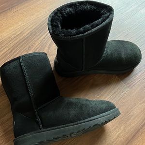 UGG BOOTS - girl size/women size - see description